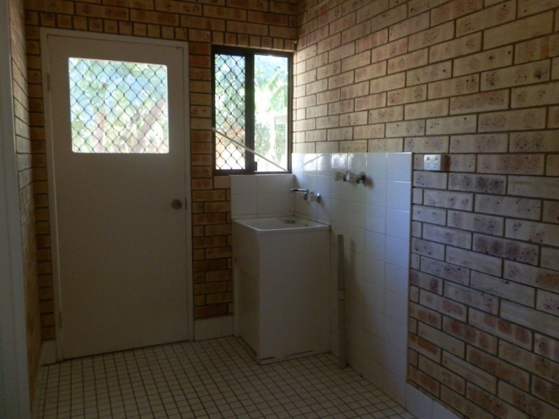 27 Martin Place, Emerald QLD 4720