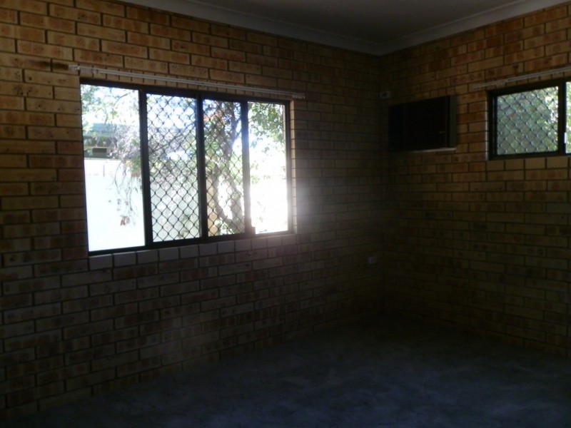 27 Martin Place, Emerald QLD 4720