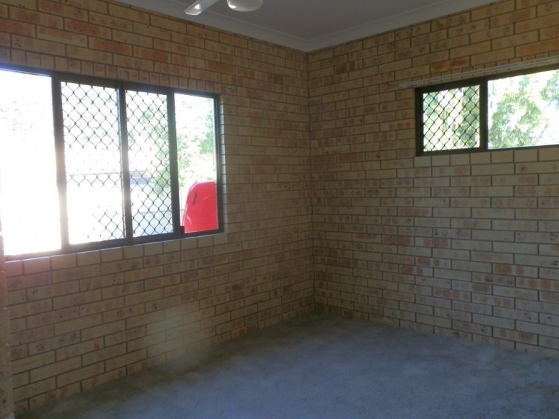 27 Martin Place, Emerald QLD 4720