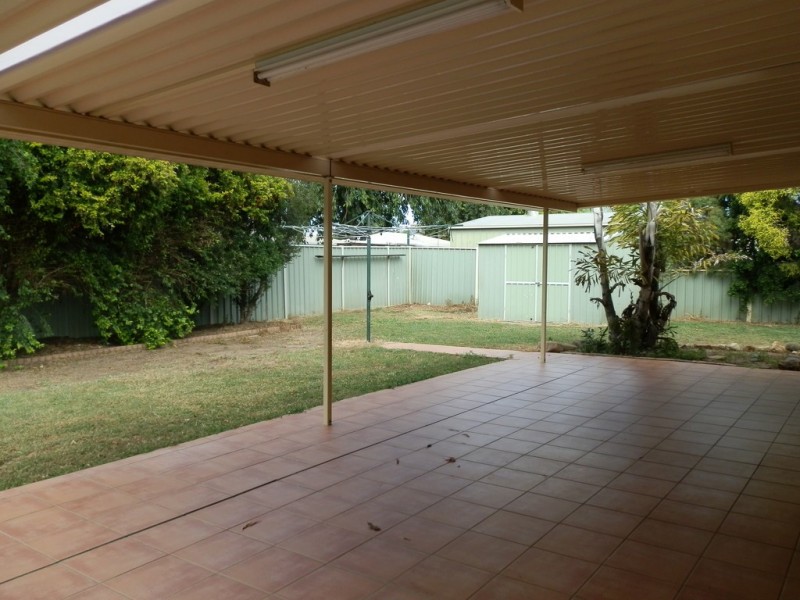 6 Edmonston Drive, Emerald QLD 4720