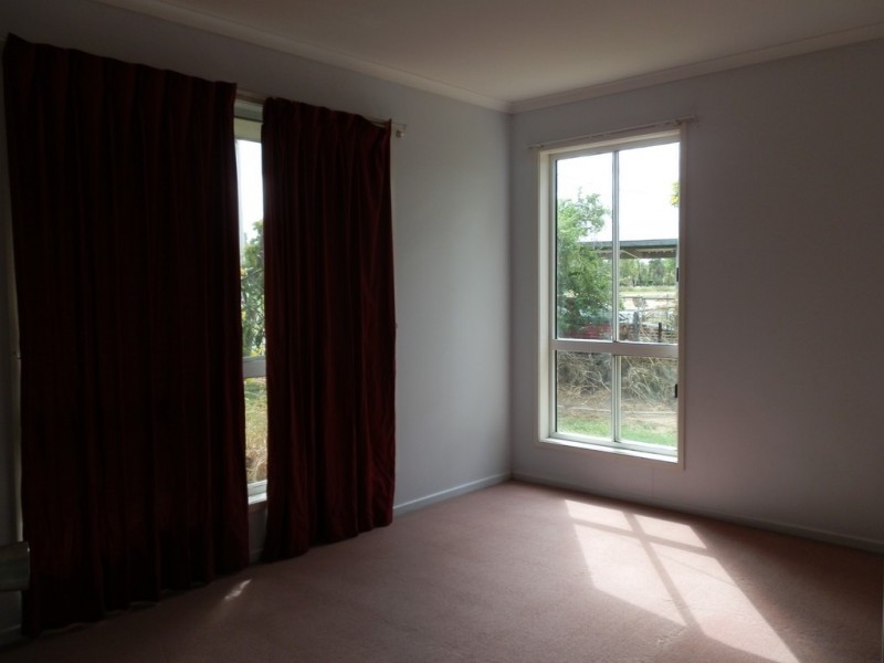 6 Edmonston Drive, Emerald QLD 4720