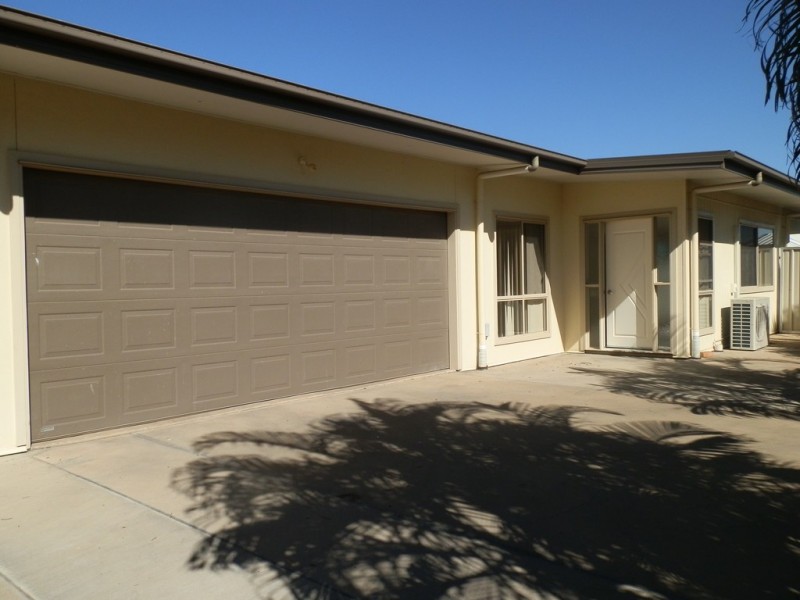 2/11 Glovar Street, Emerald QLD 4720