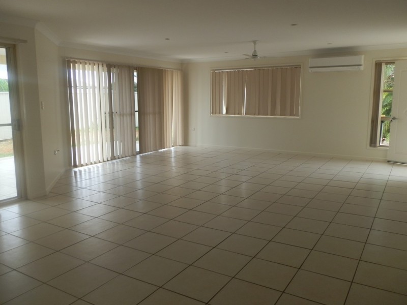 2/11 Glovar Street, Emerald QLD 4720