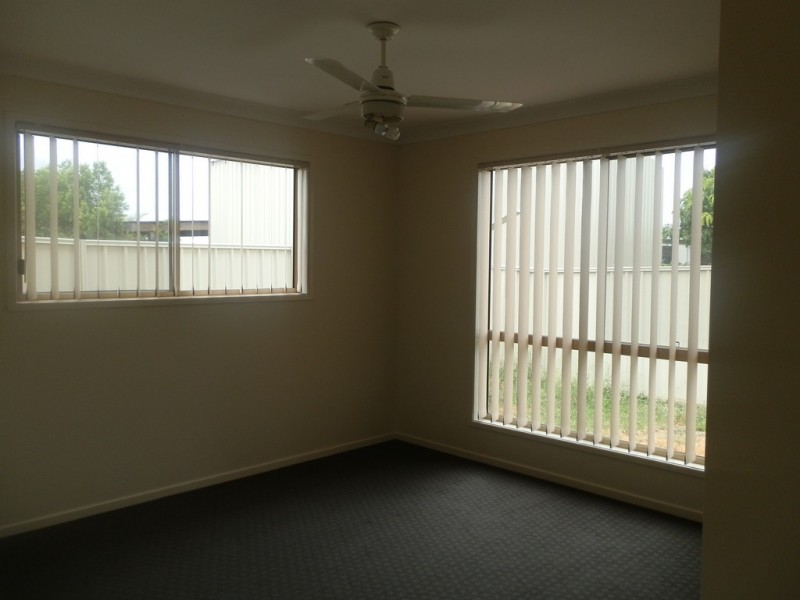 2/11 Glovar Street, Emerald QLD 4720