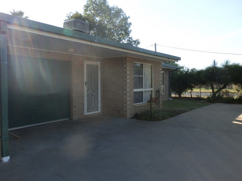 2/165 Opal Street, Emerald QLD 4720