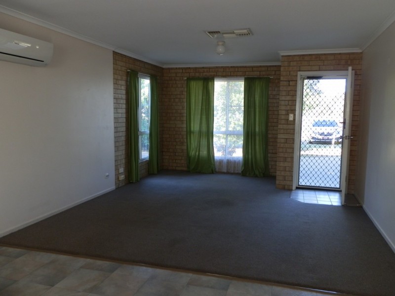 2/165 Opal Street, Emerald QLD 4720