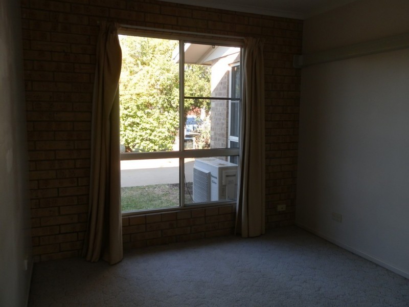 2/165 Opal Street, Emerald QLD 4720
