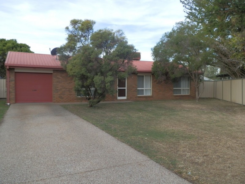 12 Waldby Court, Emerald QLD 4720