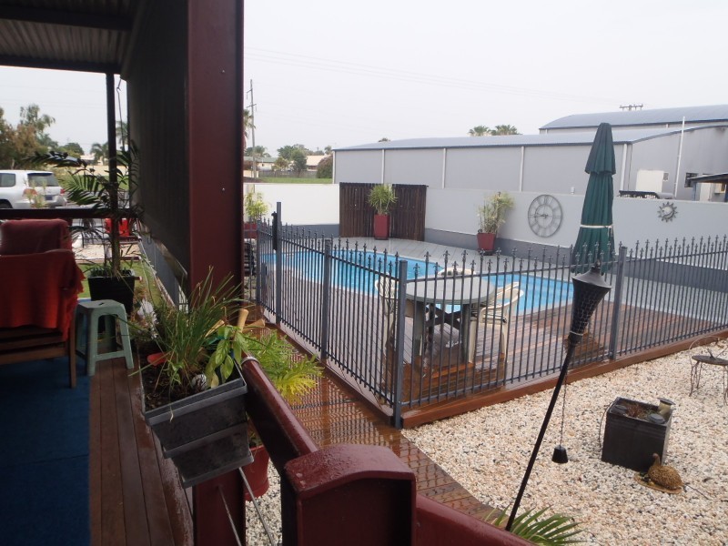 4 Campbell Ford Drive, Emerald QLD 4720