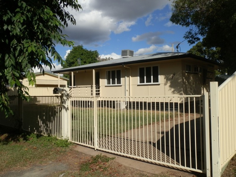 16 Racecourse Road, Emerald QLD 4720