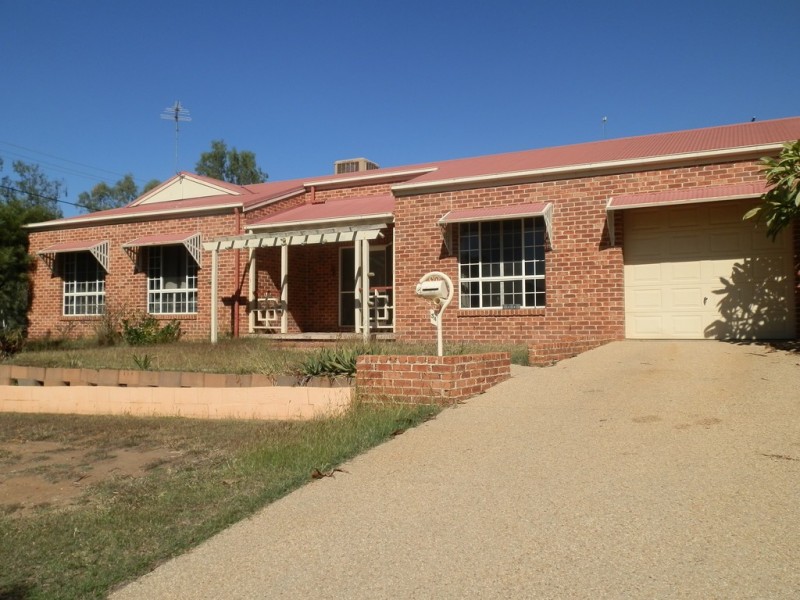 34 Riverview Street, Emerald QLD 4720