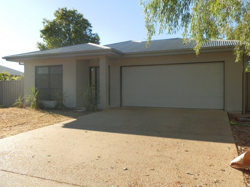 3 Paperbark Place, Emerald QLD 4720