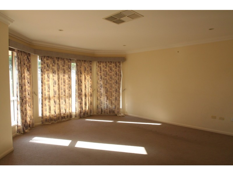 63 Crinum Crescent, Emerald QLD 4720