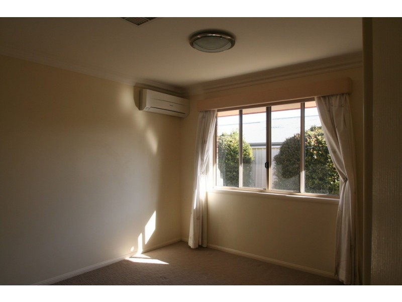 63 Crinum Crescent, Emerald QLD 4720