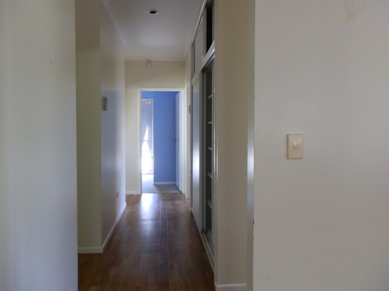 4 GILA PLACE, Emerald QLD 4720