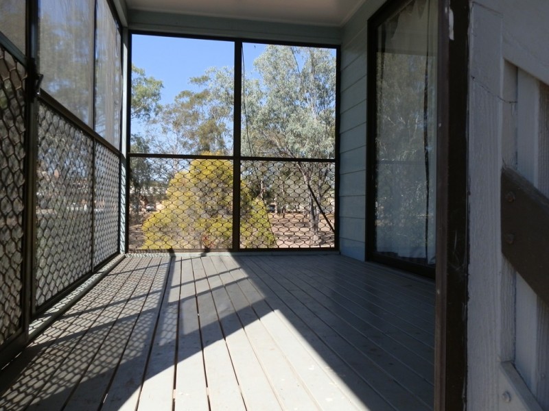 4 GILA PLACE, Emerald QLD 4720