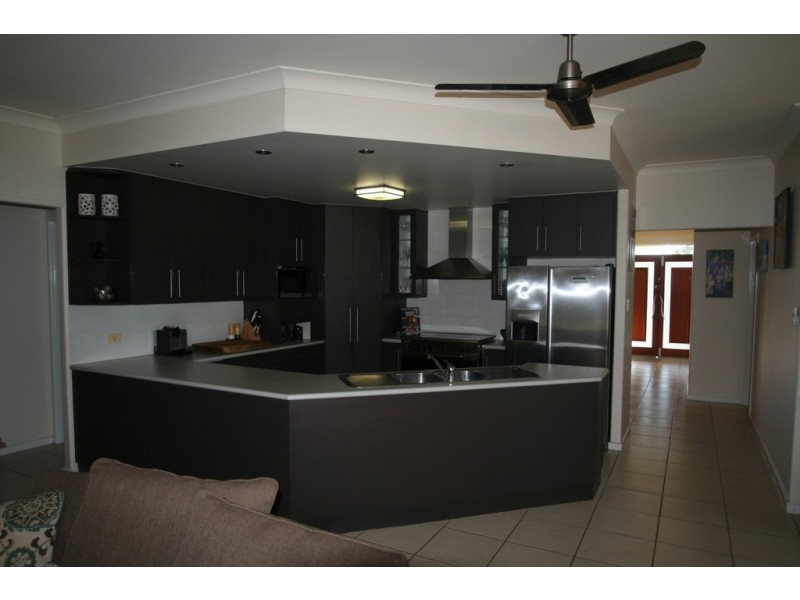 4 Stephanie Court, Emerald QLD 4720