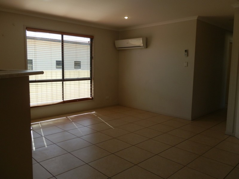 1/23 Callaghan Street, Emerald QLD 4720