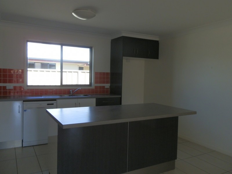 12 BLUE GUMS DRIVE, Emerald QLD 4720