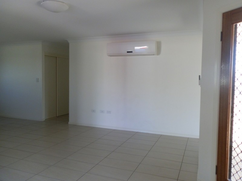 12 BLUE GUMS DRIVE, Emerald QLD 4720