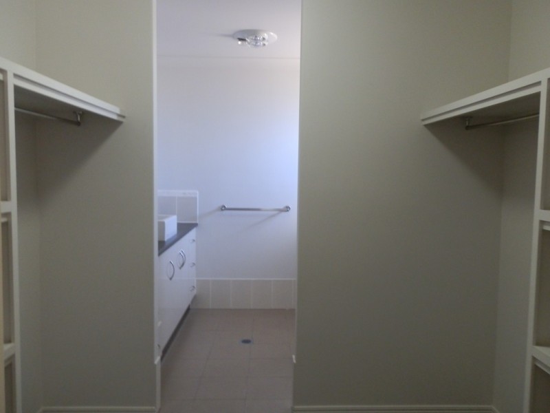 12 BLUE GUMS DRIVE, Emerald QLD 4720