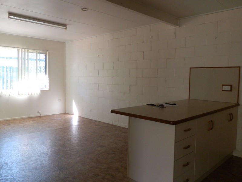 2/40 Old Airport Drive, Emerald QLD 4720