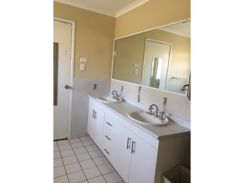 1 Grant Place, Emerald QLD 4720