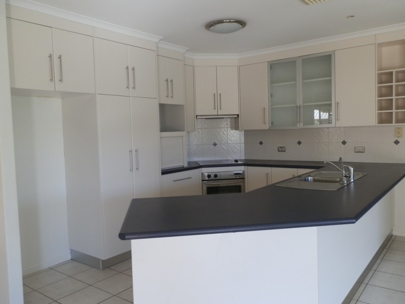 14 Callaghan Street, Emerald QLD 4720