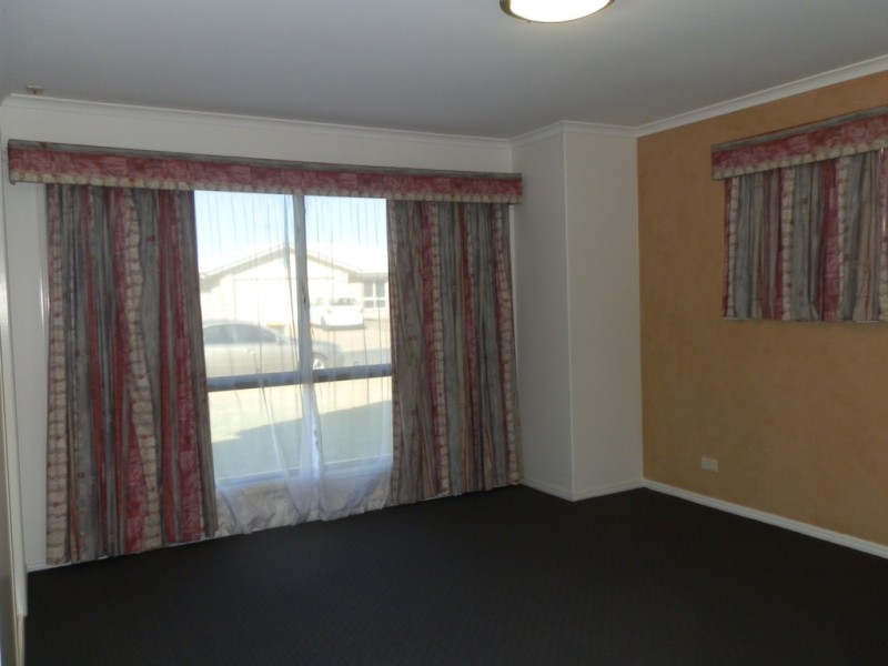 14 Callaghan Street, Emerald QLD 4720