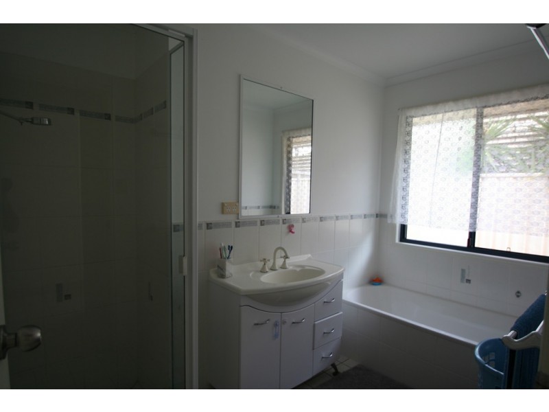 14 Callaghan Street, Emerald QLD 4720
