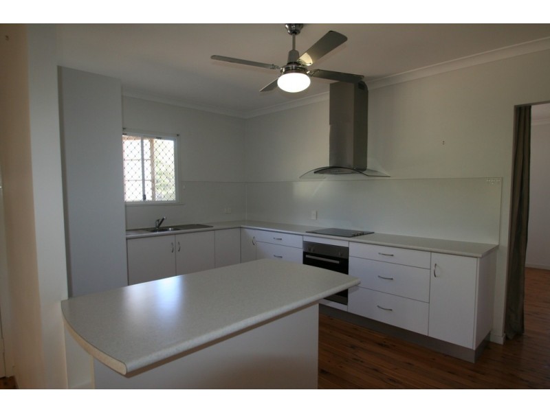 6 Edwards Place, Emerald QLD 4720