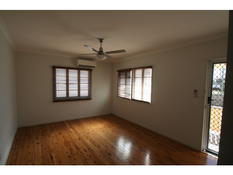 6 Edwards Place, Emerald QLD 4720