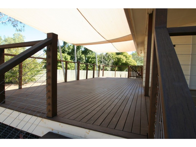 6 Edwards Place, Emerald QLD 4720