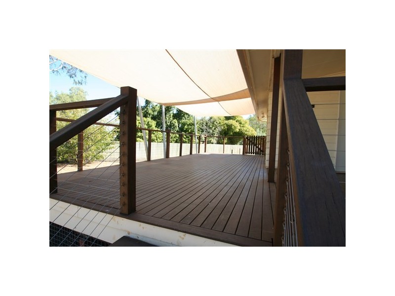 6 Edwards Place, Emerald QLD 4720