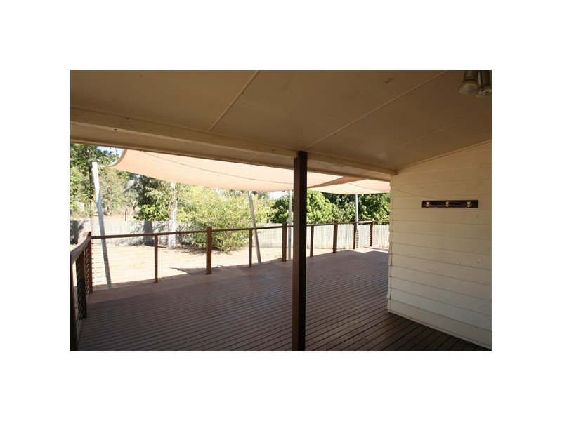 6 Edwards Place, Emerald QLD 4720