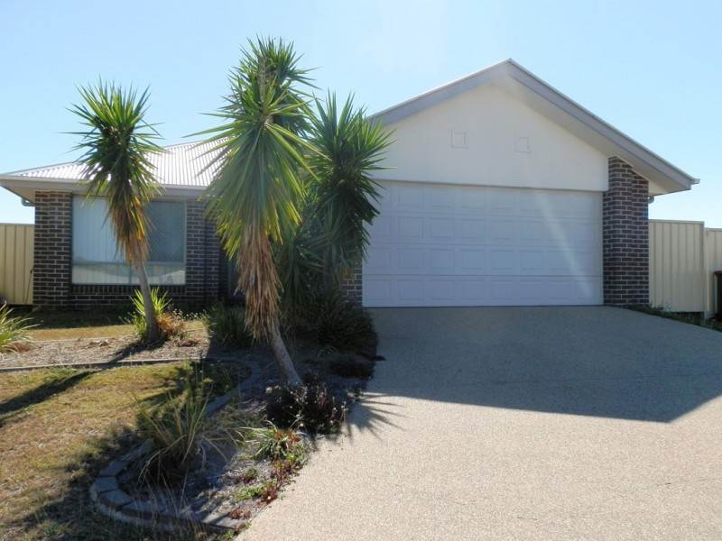 14 Lakeside Drive, Emerald QLD 4720