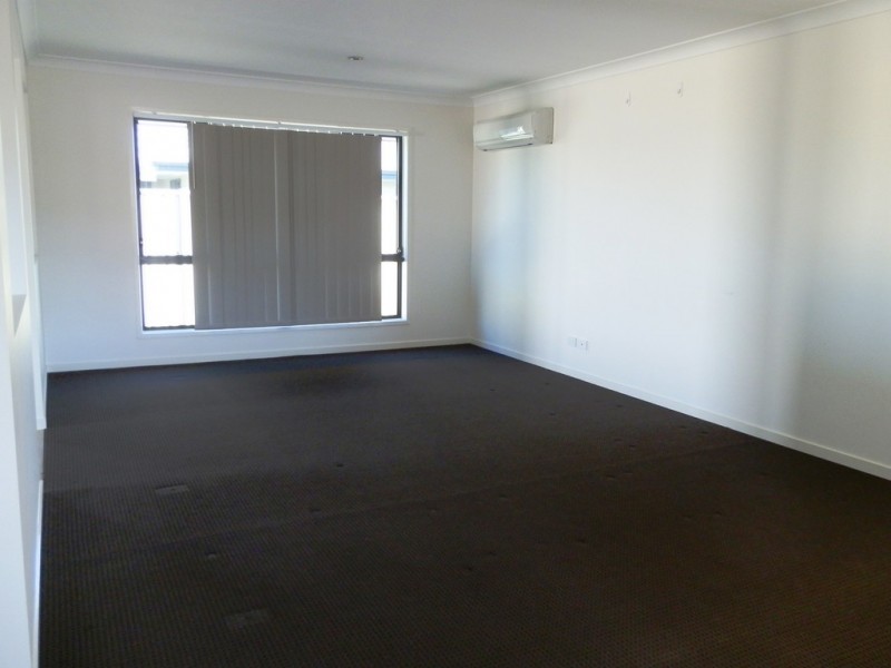 27 Thornton Street, Emerald QLD 4720