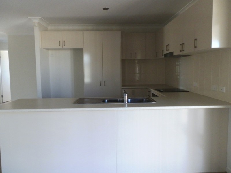 27 Thornton Street, Emerald QLD 4720