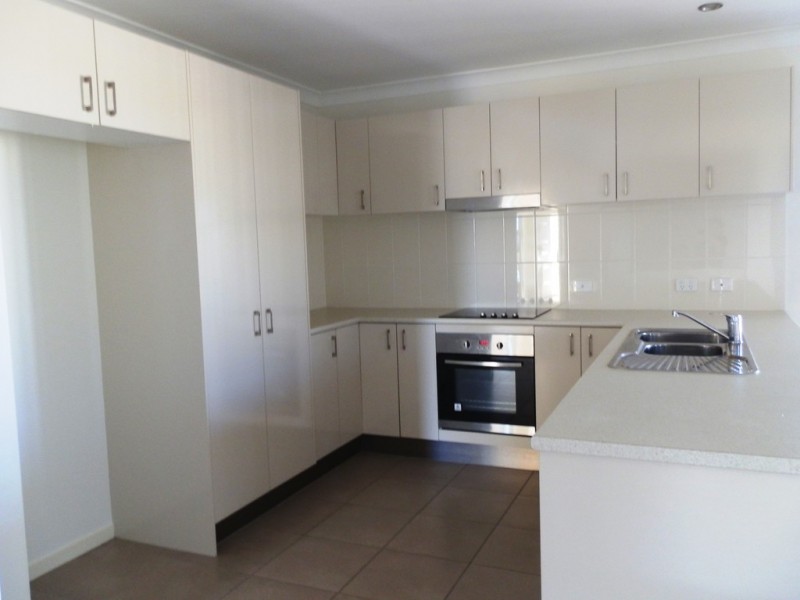 27 Thornton Street, Emerald QLD 4720