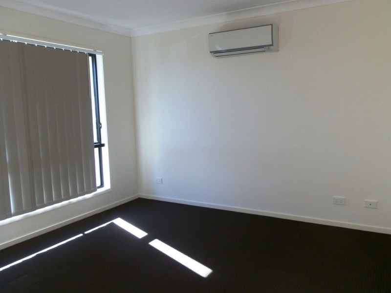 27 Thornton Street, Emerald QLD 4720