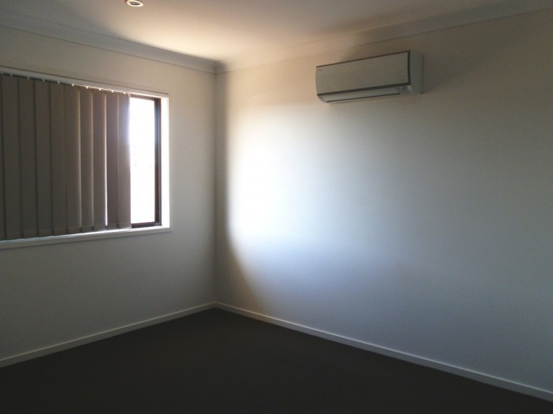 27 Thornton Street, Emerald QLD 4720