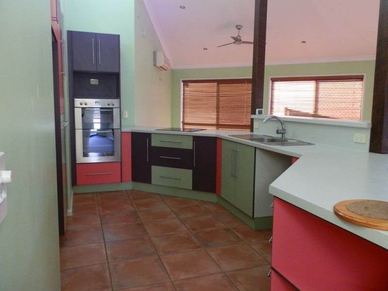 1 Fig Tree Court, Emerald QLD 4720