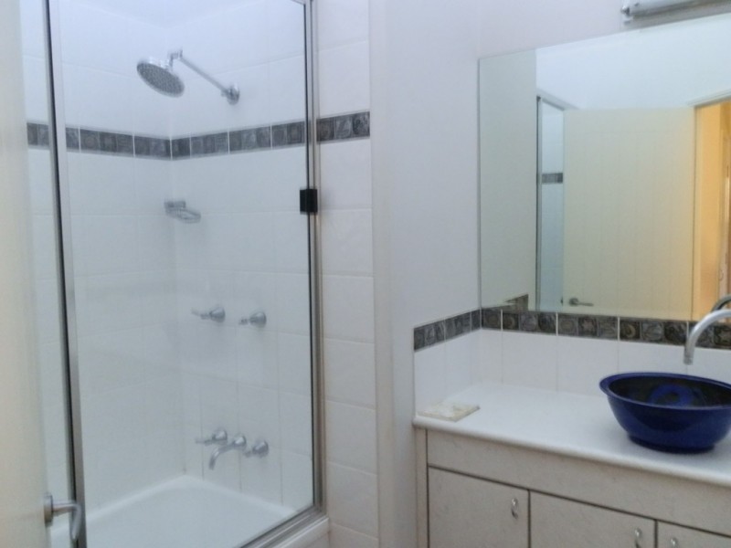 1 Fig Tree Court, Emerald QLD 4720