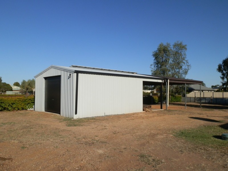 1 Fig Tree Court, Emerald QLD 4720