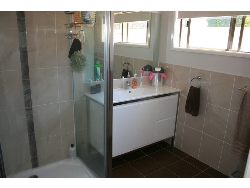 2 Delta Pine Place, Emerald QLD 4720