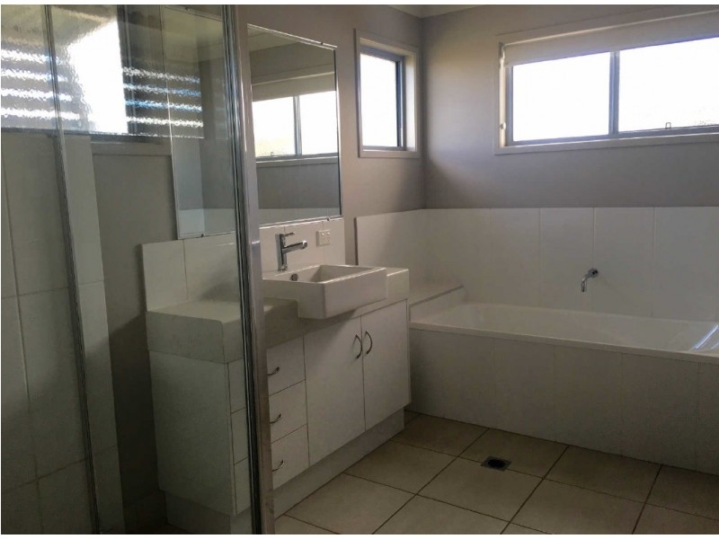 4/44 Kassidy Drive, Emerald QLD 4720