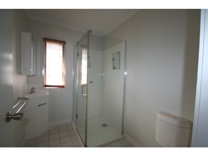 6 Edwards Place, Emerald QLD 4720