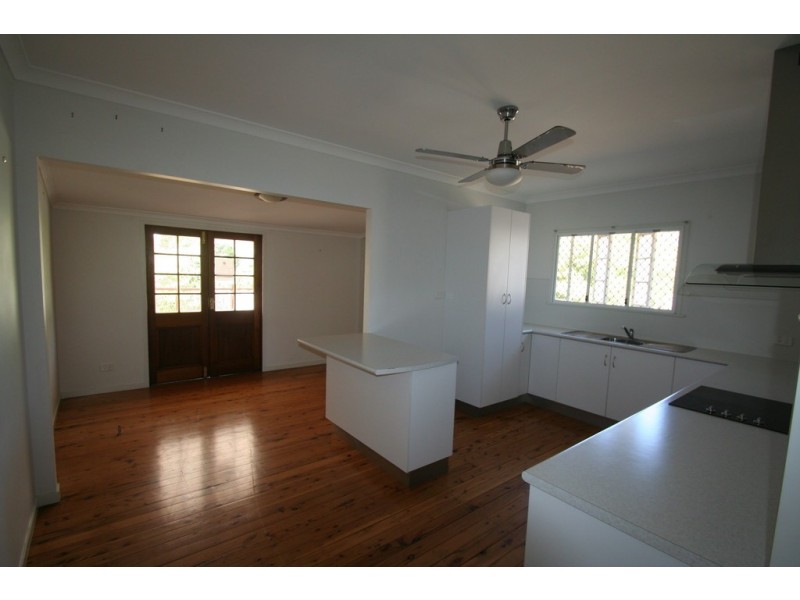 6 Edwards Place, Emerald QLD 4720