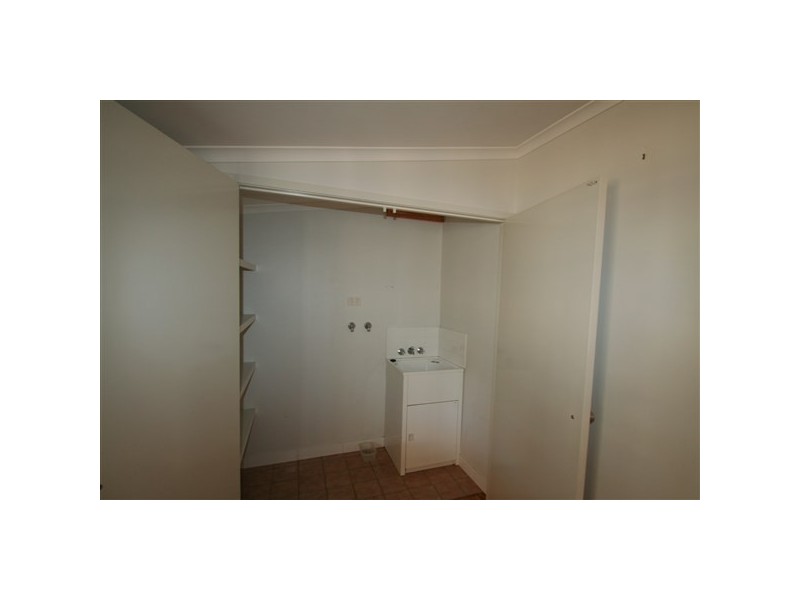 6 Edwards Place, Emerald QLD 4720