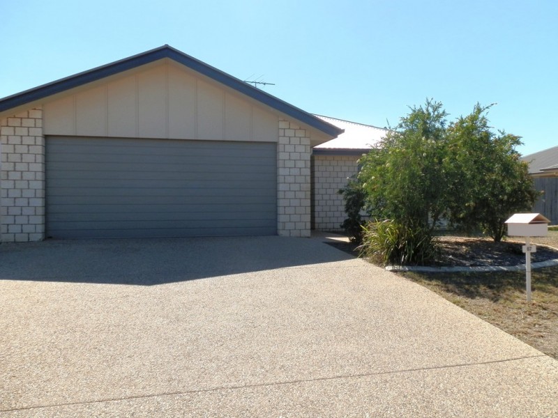 67 Lakeside Drive, Emerald QLD 4720